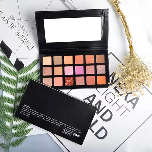 Palette de 18 fards à paupières mats, hautement pigmentés, waterproof et naturels